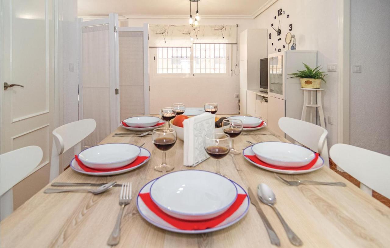Stunning Apartment In Cordoba With Kitchen Exterior foto